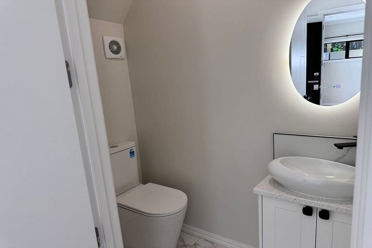 Photo of property in 17a Artesia Close, Shamrock Park, Auckland, 2016