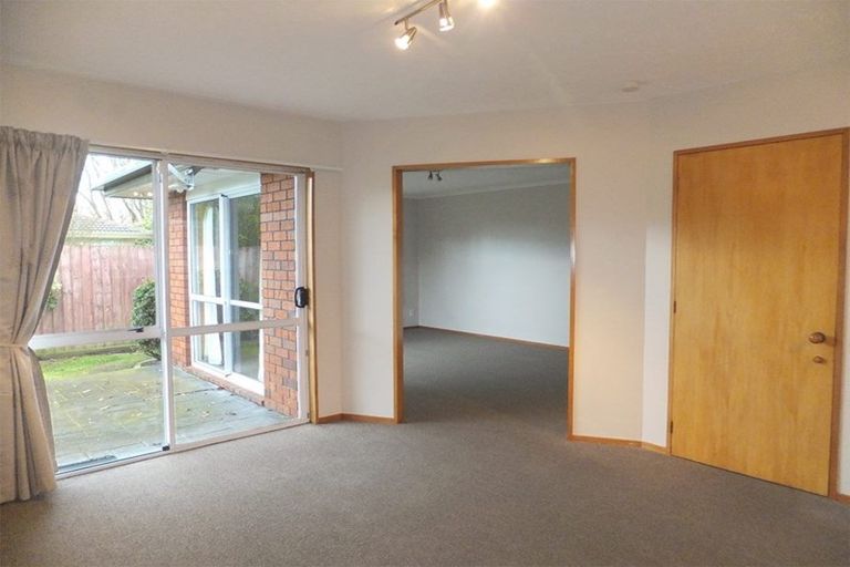 Photo of property in 1/5 Tuscany Place, Beckenham, Christchurch, 8023