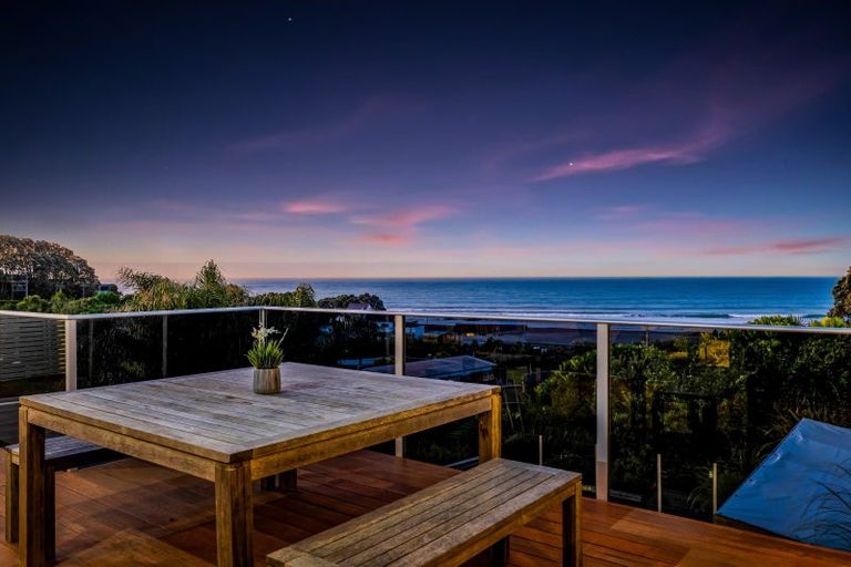 Photo of property in 14 Shearer Drive, Oakura, 4314