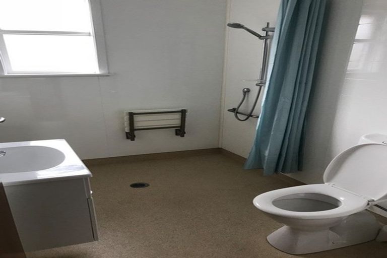 Photo of property in 1/13 Sutherland Avenue, Silverstream, Upper Hutt, 5019