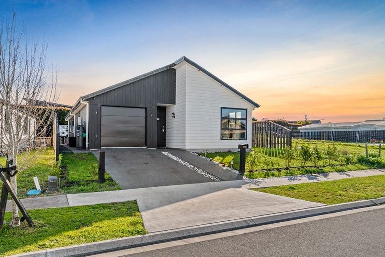 Photo of property in 15 Pourewa Street, Te Kauwhata, 3710