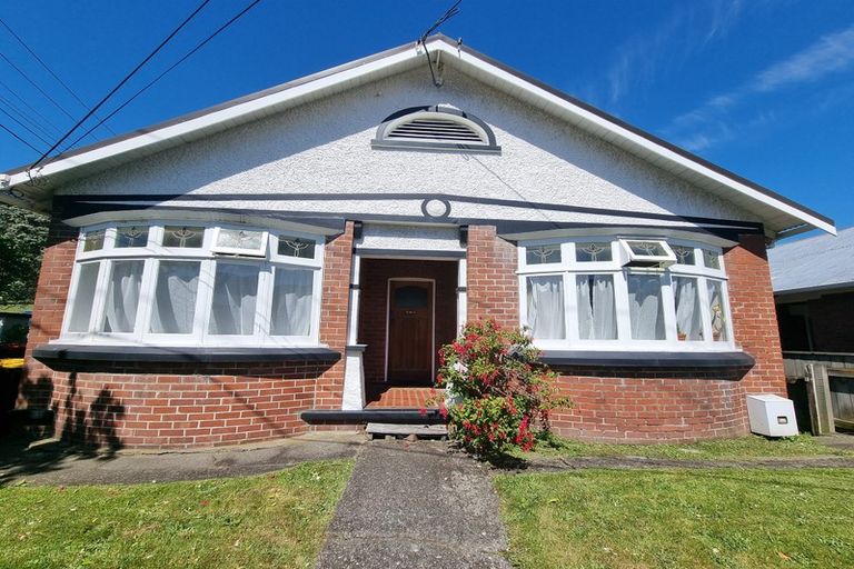 Photo of property in 1 The Parade, Island Bay, Wellington, 6023