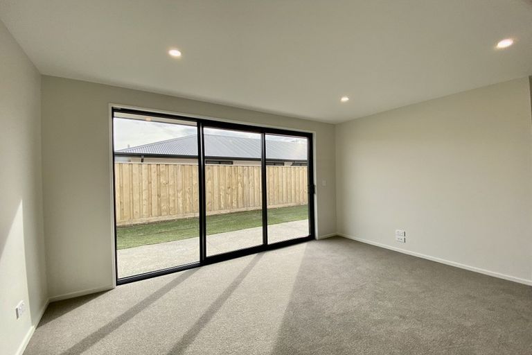 Photo of property in 14 Palmer Avenue, Glen Eden, Auckland, 0602