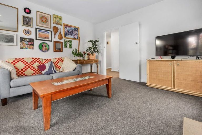 Photo of property in 8 Roslyn Avenue, Mairehau, Christchurch, 8052