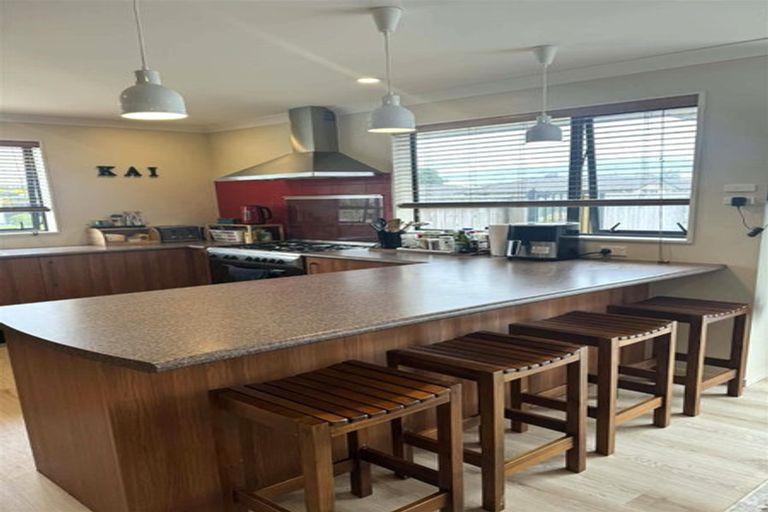 Photo of property in 42 Peter Hall Drive, Kelvin Grove, Palmerston North, 4414