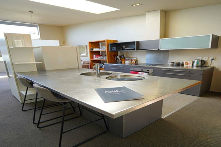 Photo of property in 9b Onslow Road, Khandallah, Wellington, 6035