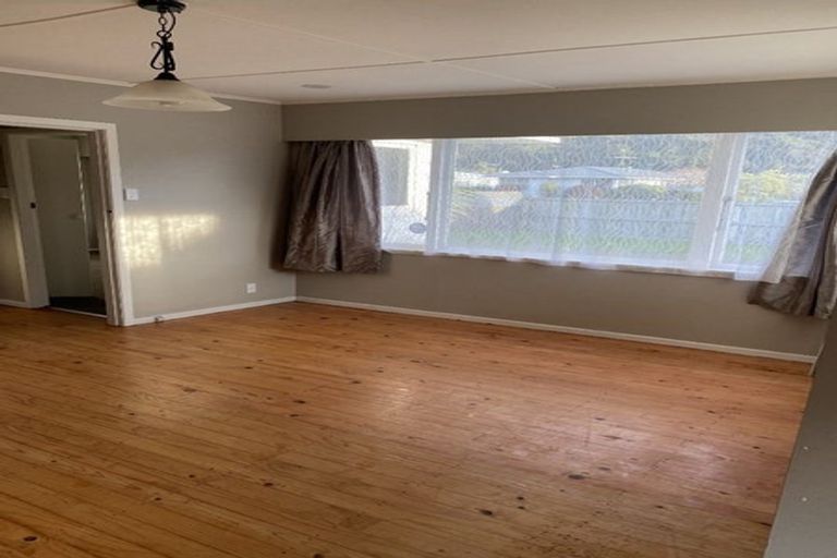 Photo of property in 28 Wetherby Grove, Wainuiomata, Lower Hutt, 5014