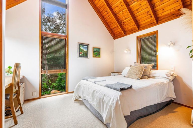 Photo of property in 3 Park Rise, Campbells Bay, Auckland, 0630