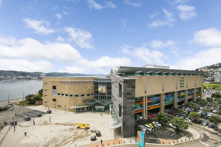 Photo of property in Portal Apartments, 8d/42 Cable Street, Te Aro, Wellington, 6011