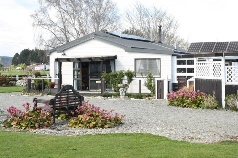 Photo of property in 33 Clifden Highway, Tuatapere, 9620
