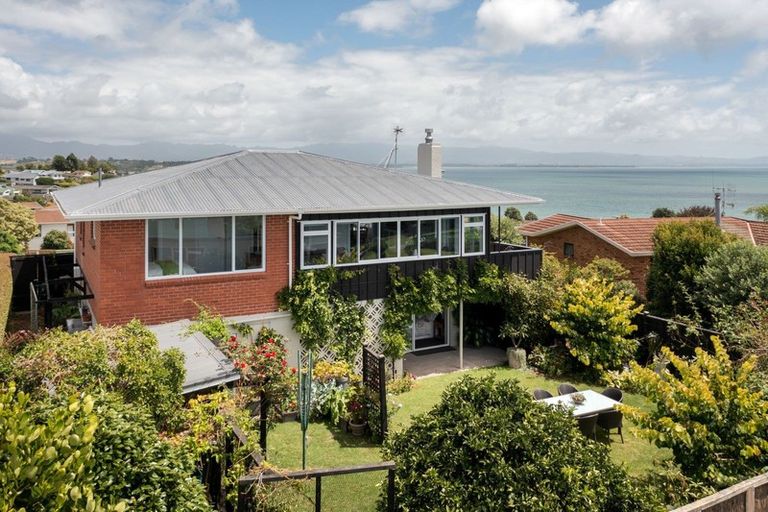 Photo of property in 63 Harbour View Road, Omokoroa, 3114