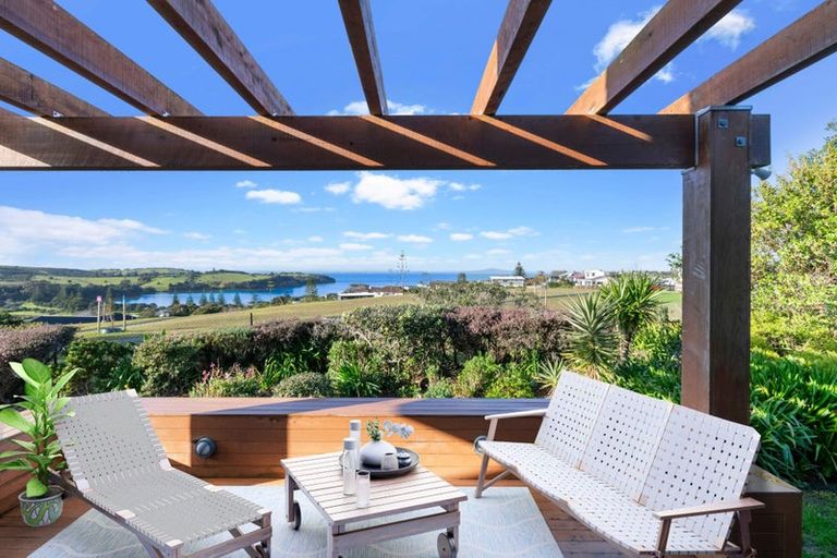Photo of property in 1415 Whangaparaoa Road, Army Bay, Whangaparaoa, 0930