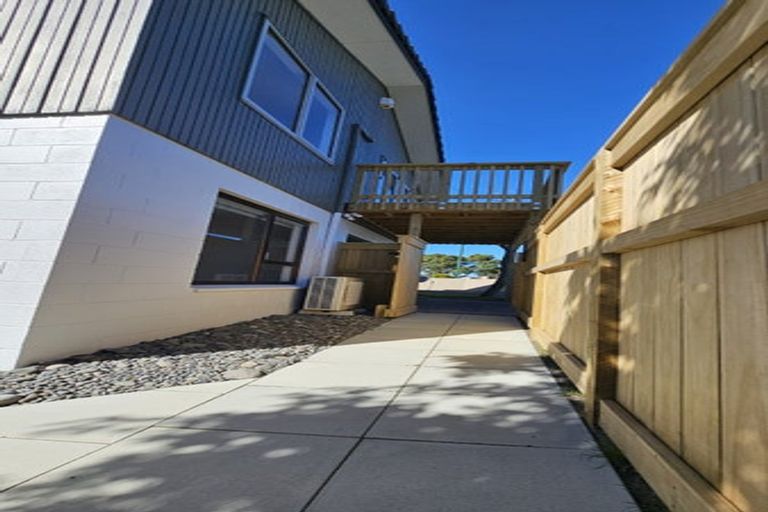 Photo of property in 1/25 Sartors Avenue, Northcross, Auckland, 0630