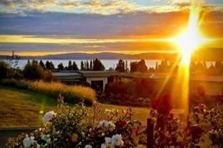 Photo of property in 33 Bodes Lane, Kinloch, Taupo, 3377