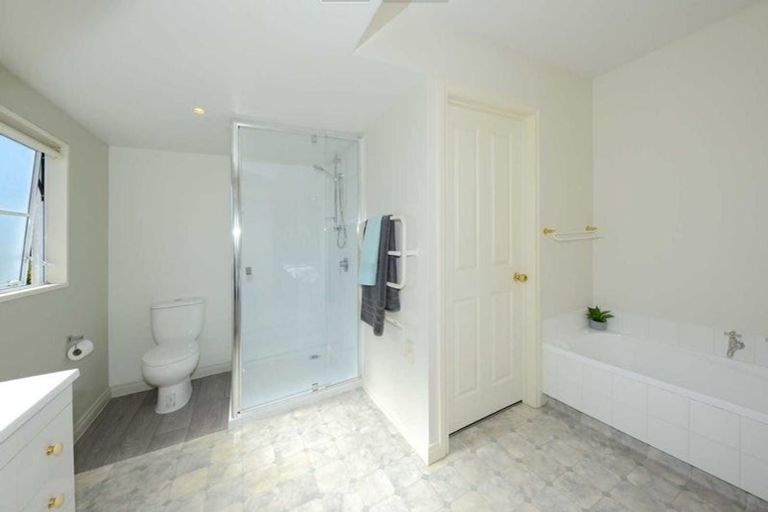 Photo of property in 233 Avonhead Road, Avonhead, Christchurch, 8042