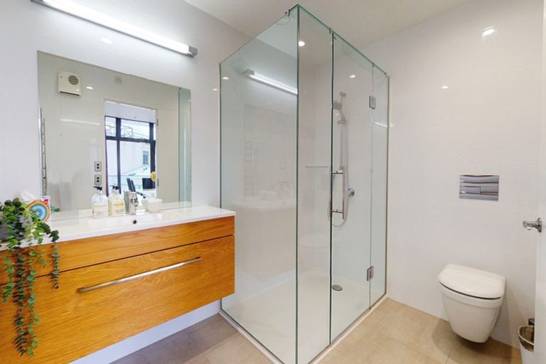 Photo of property in The Quay, 1001/332 Lambton Quay, Wellington Central, Wellington, 6011