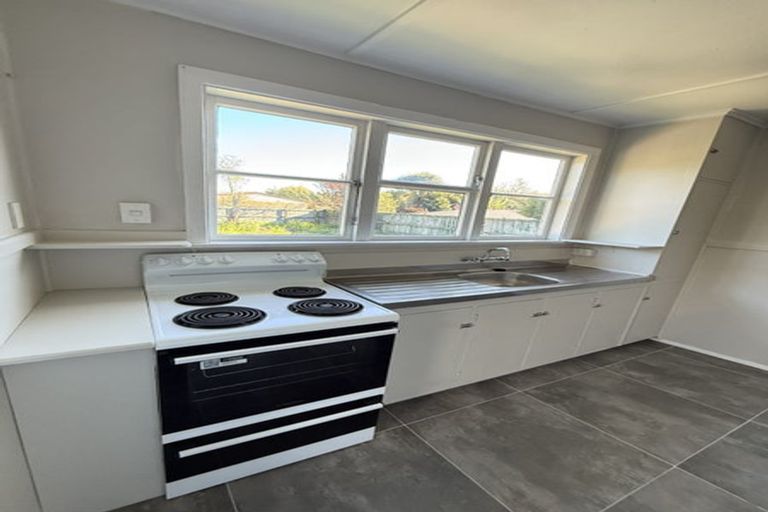 Photo of property in 42 Pitcairn Crescent, Bryndwr, Christchurch, 8053