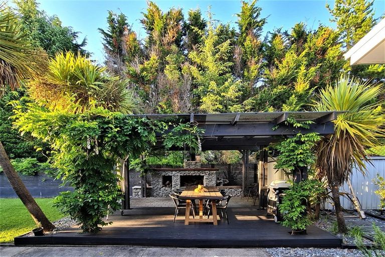 Photo of property in 1 Lakeside Terrace, Westport, 7892