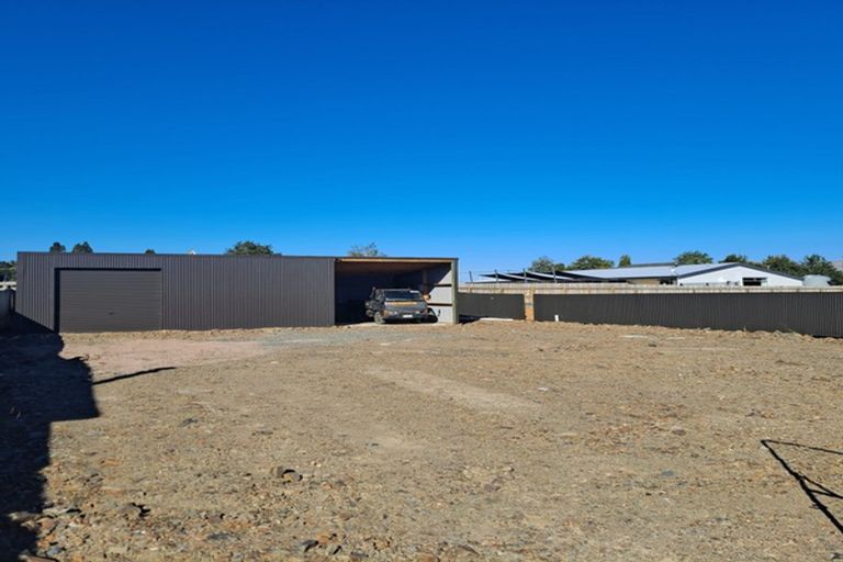 Photo of property in 2 Clifford Street, Clinton, 9534