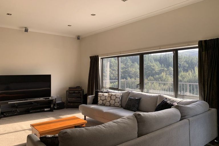 Photo of property in 11 Sylvan Way, Silverstream, Upper Hutt, 5019