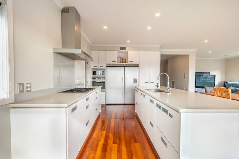 Photo of property in 18 Milford Street, Aotea, Porirua, 5024