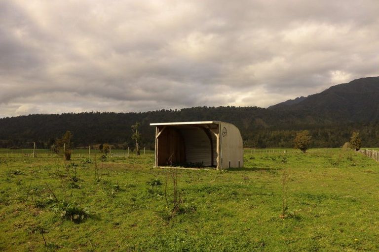 Photo of property in 1773a Whataroa Highway, Whataroa, 7886