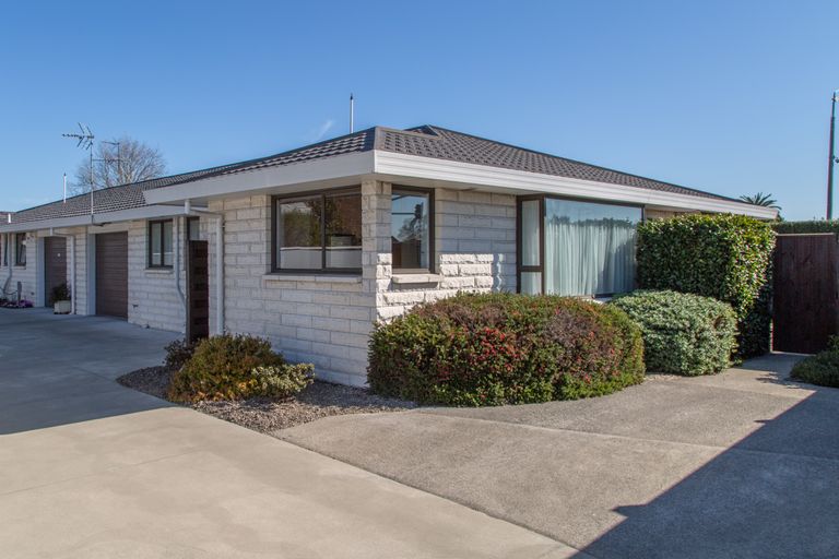 Photo of property in 1/201 Harewood Road, Papanui, Christchurch, 8053
