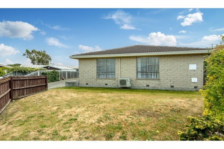 Photo of property in 1/6 Portnall Place, Parklands, Christchurch, 8083