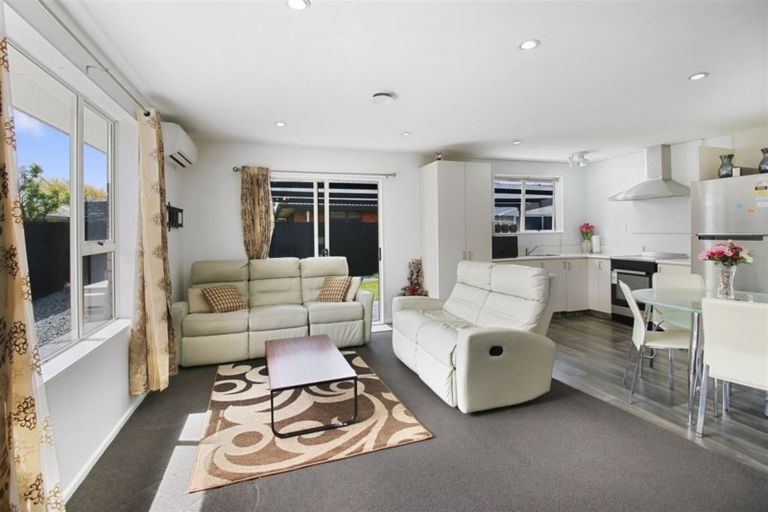 Photo of property in 1/25 Thistledown Place, Woolston, Christchurch, 8062