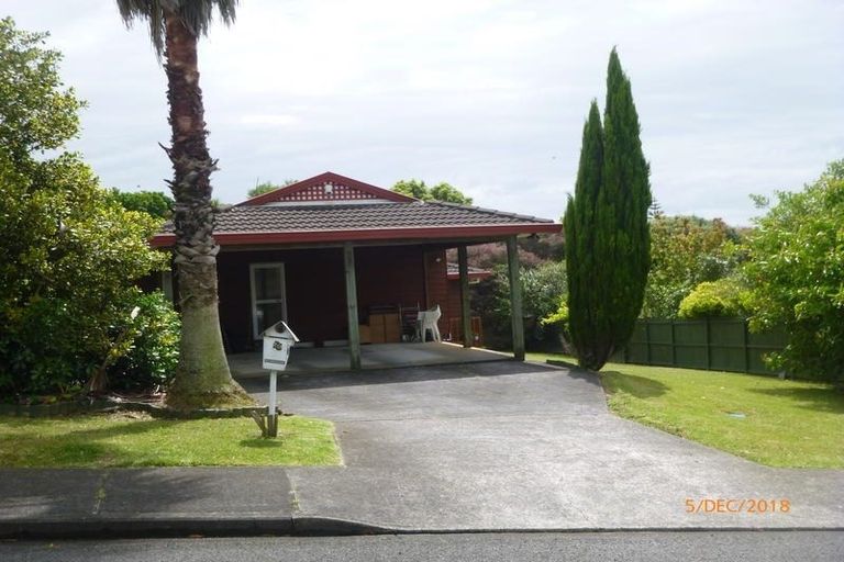 Photo of property in 89 Totaravale Drive, Totara Vale, Auckland, 0629