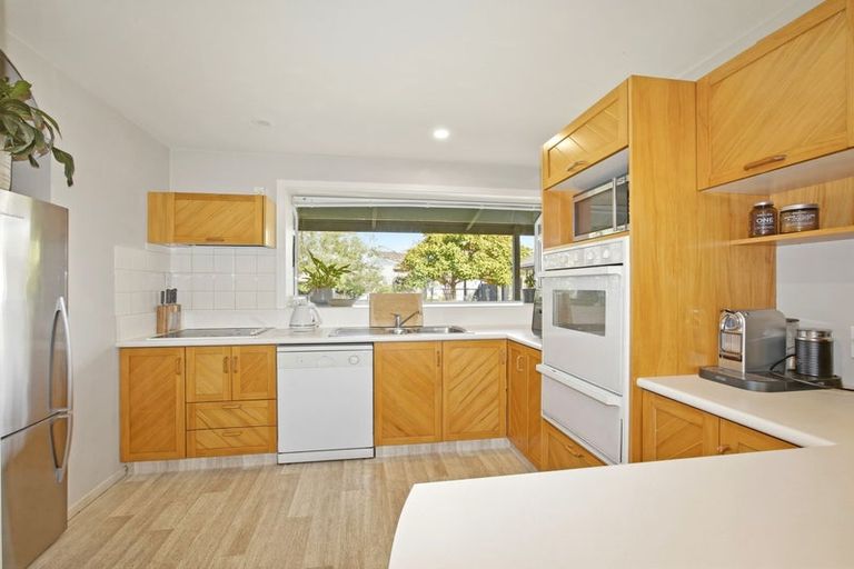 Photo of property in 105 Royal Park Drive, Parklands, Christchurch, 8083