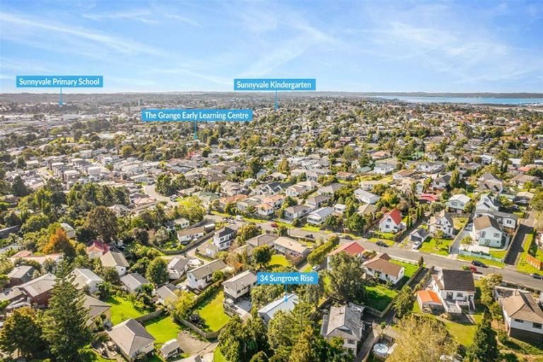 Photo of property in 34 Sungrove Rise, Sunnyvale, Auckland, 0612
