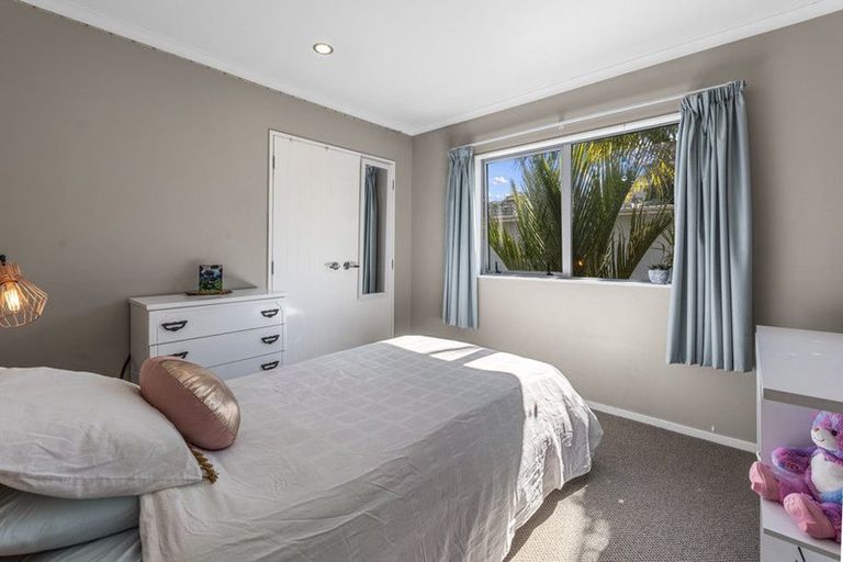 Photo of property in 36 Cape Vista Crescent, Pukekohe, 2120