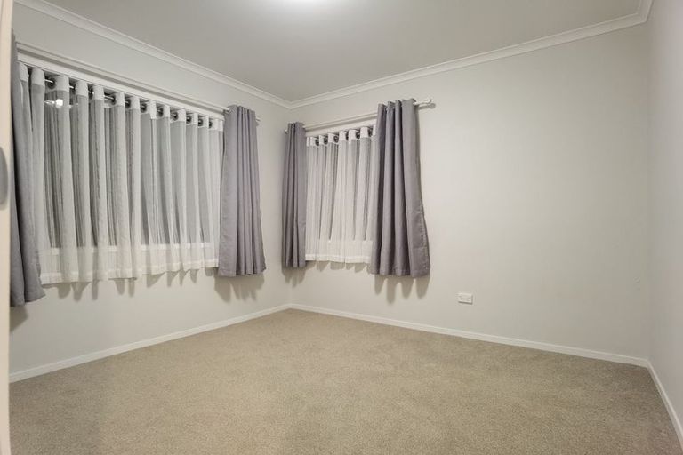Photo of property in 125 Riverpark Crescent, Henderson, Auckland, 0610