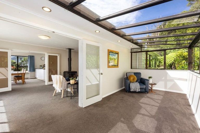 Photo of property in 19 Paddington Grove, Karori, Wellington, 6012