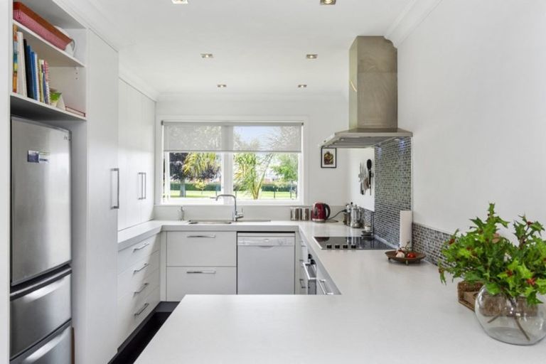 Photo of property in 437 Otumoetai Road, Otumoetai, Tauranga, 3110