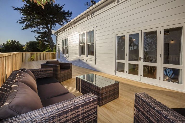 Photo of property in 91 Saint Andrews Road, Plimmerton, Porirua, 5026