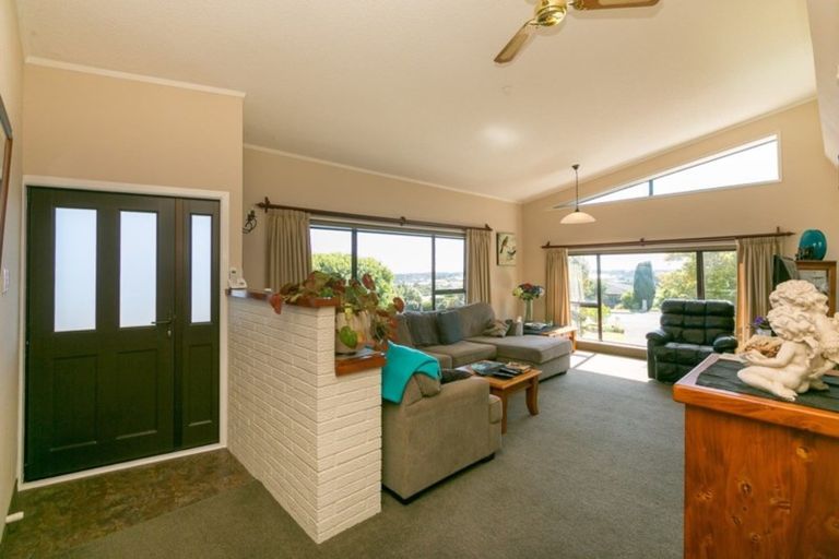 Photo of property in 86 Queens Road, Glen Avon, New Plymouth, 4312