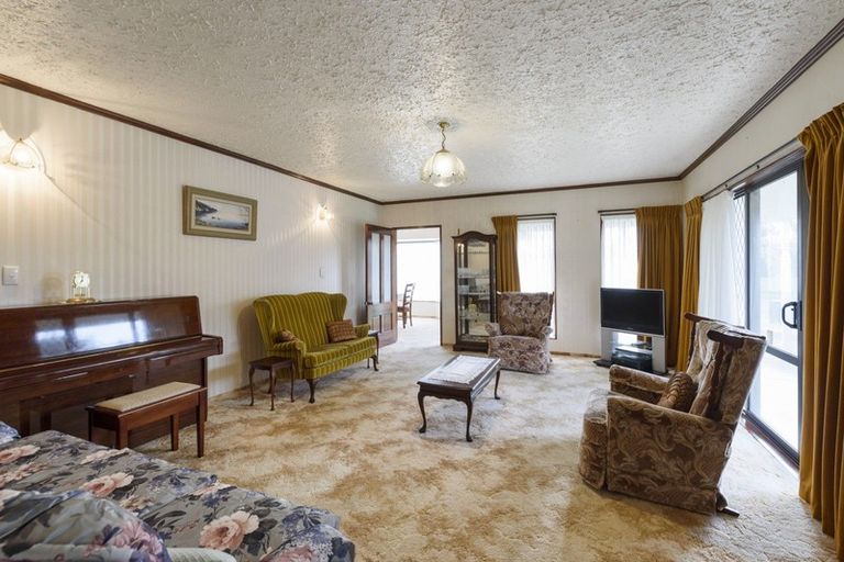 Photo of property in 8 Renata Road, Otaki, 5512