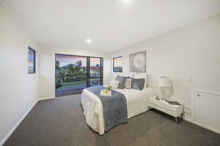 Photo of property in 1 Fencotie Place, Northpark, Auckland, 2013