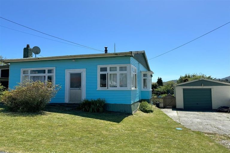 Photo of property in 28 Mills Street, Runanga, 7803