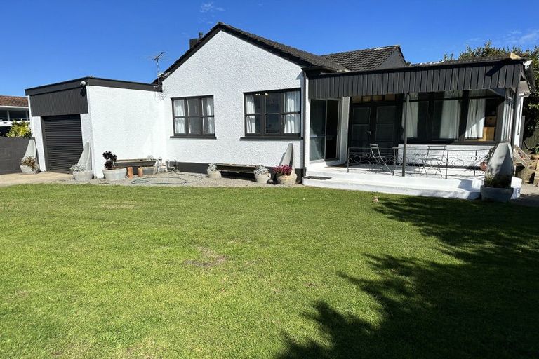 Photo of property in 12 Douglas Street, Hawera, 4610