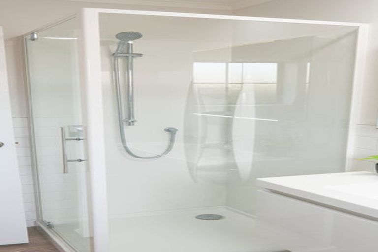 Photo of property in 1/50 Wellington Street, Howick, Auckland, 2014