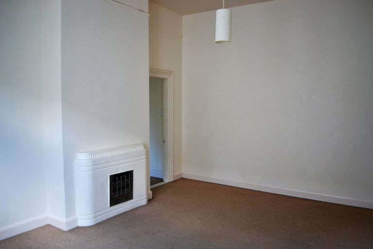 Photo of property in 2/106 Glenmore Street, Northland, Wellington, 6012