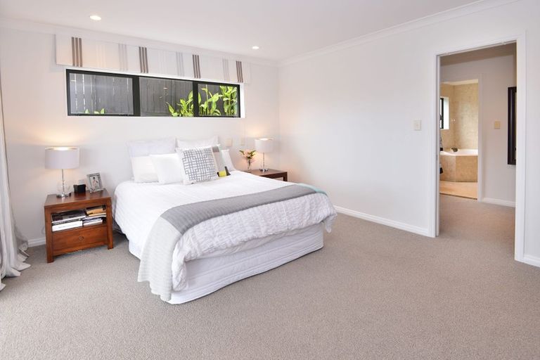 Photo of property in 3 Matisse Drive, West Harbour, Auckland, 0618