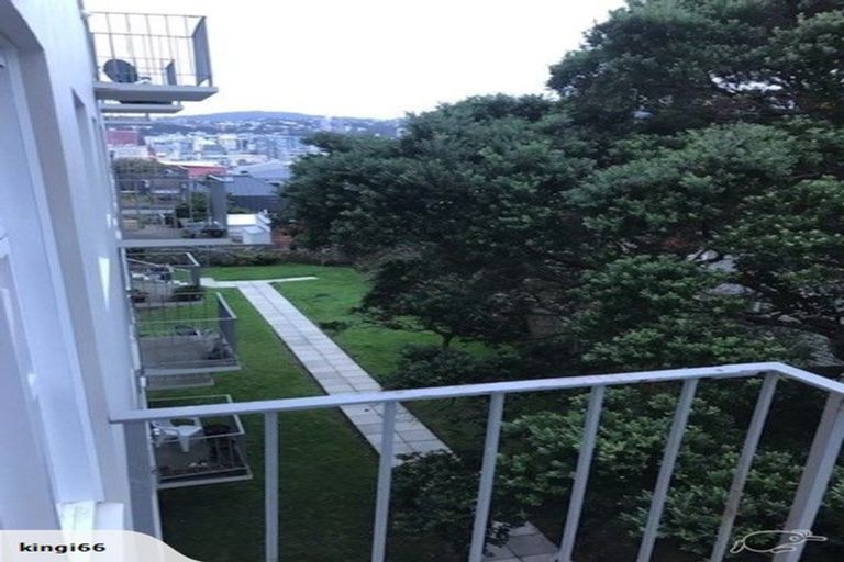 Photo of property in Kingsgate Flats, 10 Austin Street, Mount Victoria, Wellington, 6011
