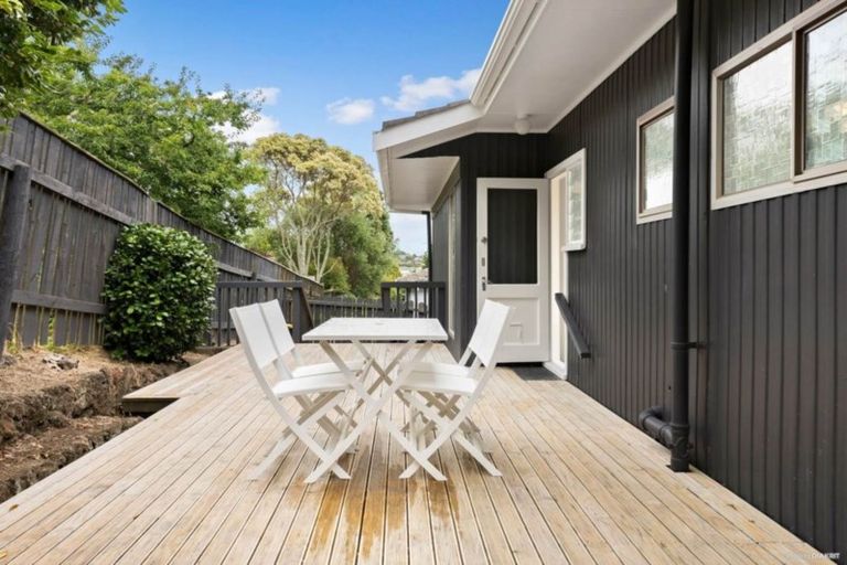 Photo of property in 1/11 Lynngate Place, Hillcrest, Auckland, 0627