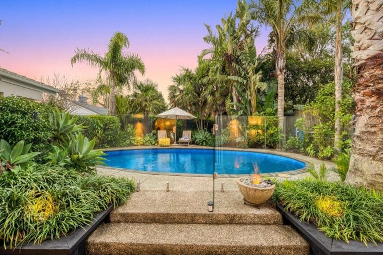 Photo of property in 11 Holly Way, Sunnyhills, Auckland, 2010