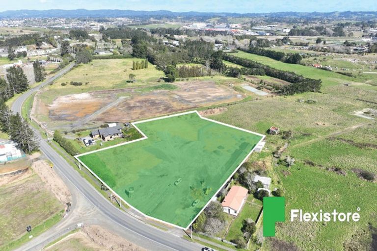 Photo of property in 96a Trig Road, Whenuapai, Auckland, 0618
