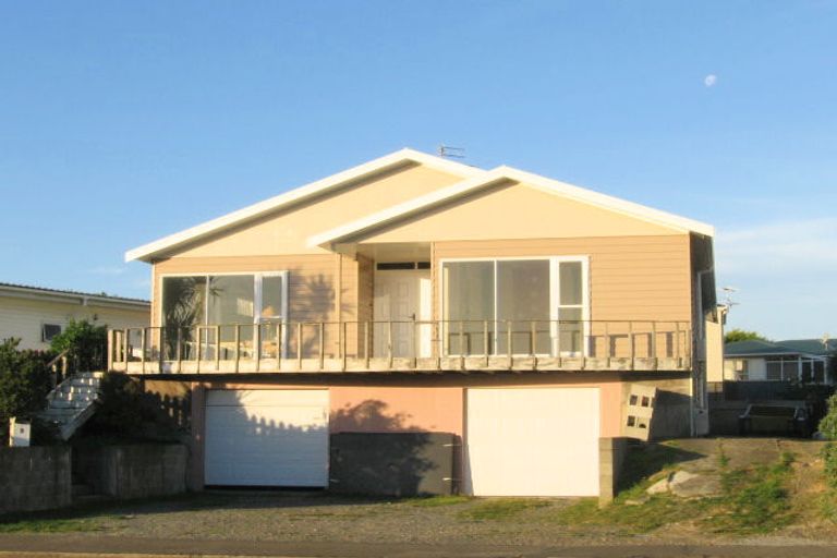 Photo of property in 3 Main Road, Titahi Bay, Porirua, 5022
